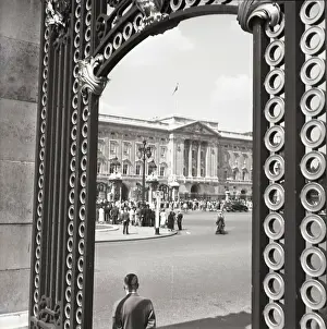 Buckingham Palace, London, c1955. Creator: Arthur Charles Kirby Ware