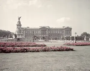 Buckingham Palace, London, c1955. Creator: Arthur Charles Kirby Ware