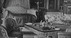 Guests Prints: Buckingham Palace, London -- the State bedroom for royal visitors