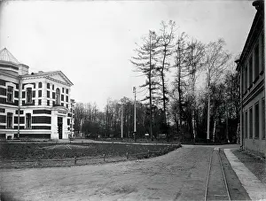 Ivan Prints: The buildings of the Chemistry Department (left) and the Physiology Department (right)