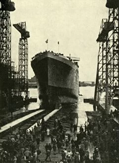 Shipping Industry Collection: Built in a Belfast Shipyard - The launching of the Edinburgh Castle, a fine ship