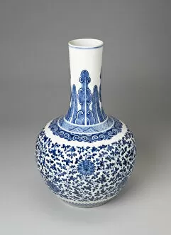 Underglaze Blue Gallery: Bulbous Vase with Stylized Vines, Qing dynasty (1644-1911), Yongzheng period (1723-35)
