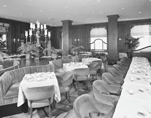 Dining Room Prints: Bull and Bear, Waldorf-Astoria, 49th St