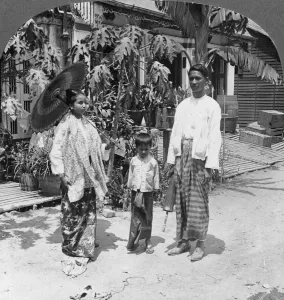 Burma Prints: Burmese family, Rangoon, Burma, 1908. Artist: Stereo Travel Co