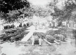 Burying Prints: Burying Binghamton dead, 1913. Creator: Bain News Service