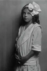 Young Girl Prints: Bush, Peggy, Miss, portrait photograph, 1914 Aug. 18. Creator: Arnold Genthe