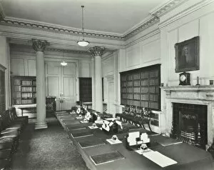 London County Council Collection: The Cabinet Room at Number 10, Downing Street, London, 1927