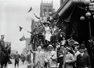 Roosevelt Teddy Prints: California delegates cheering on stagecoach at the 1912 Republican National Conv