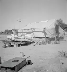 Makeshift Prints: California home of Oklahoma drought refugee, 1936. Creator: Dorothea Lange