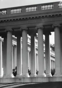 Colonnades Prints: California Palace of the Legion of Honor