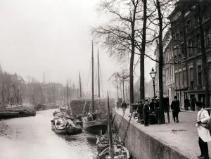 Zuid Holland Prints: Canal boats, Rotterdam, 1898. Artist: James Batkin