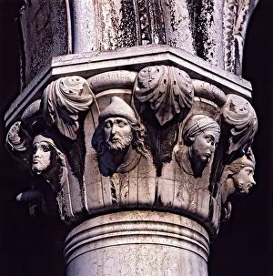 Images Dated 4th April 2013: Capital decorated, Ducal Palace, located in the lower gallery