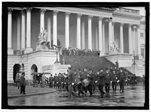 Us Capitol Prints: Capitol, U.S. crowd, between 1910 and 1920