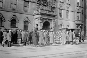 Madison Avenue Prints: Before Capt. Walsh's, between c1910 and c1915. Creator: Bain News Service
