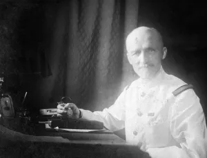 Images Dated 9th August 2007: Captain Carre of the H M T Egra, 1917
