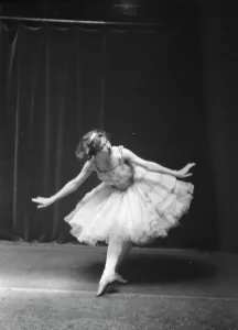 Ballet Skirt Prints: De Carleton, Grace, Miss, 1918 Aug. Creator: Arnold Genthe