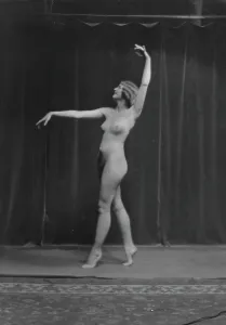 Tiptoe Prints: Carmen, Miss, 1917. Creator: Arnold Genthe