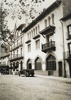 1930 Gallery: Cars parked in the Plaza de Camprodon (Girona), 1930