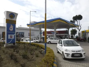 Northern Gallery: Cars re-fuelling at petrol station Dharamshala Himachal Pradesh. Creator: Unknown