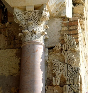 Islamic Art Gallery: Detail of a carved marble column of Medina Azahara, construction initiated by Almanzor