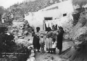 Cave dwellers, Atalaya, Las Palmas, Gran Canaria, Canary Islands, Spain, c1920s-c1930s(?)