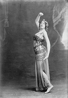 Posed Prints: Celia Claud in dance pose, 1910. Creator: Bain News Service