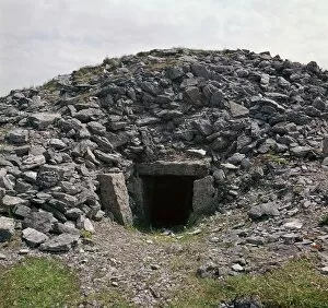 County Sligo Gallery: Celtic burial cairn, 21st century BC