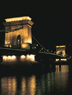 Danube Gallery: Chain Bridge (at night), Budapest, Hungary