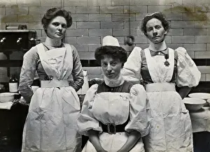 Employee Prints: Charing Cross Hospital: portrait of theatre staff, 1904. Creator: Unknown