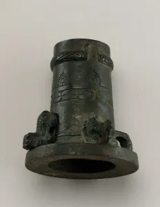 Chariot fitting: axle cap and linchpin, Eastern Zhou dynasty, 770-221 BCE Chariot fitting: axle cap and linchpin, Eastern Zhou dynasty, 770-221 BCE