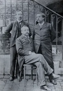 1940 Prints: Charles Sherrington (left), Leon Fredericq (seated) and Paul Grutzner (right) outside