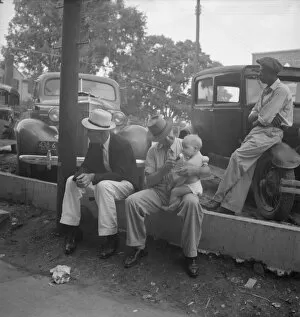 Telecommunication Gallery: Chatham County farmers in town on Saturday afternoon, Pittsboro, North Carolina, 1939