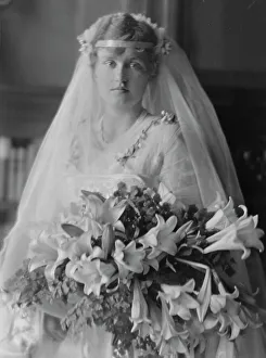 Cheney, Julia de Forest, Miss, portrait photograph, 1915. Creator: Arnold Genthe