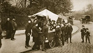 Popular Gallery: Children buying ice-cream from an Italian trader, 20th century