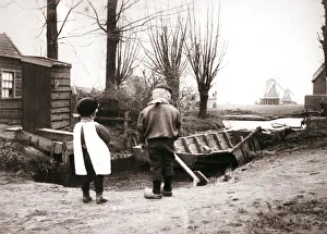 Batkin Prints: Children, Laandam, Netherlands, 1898. Artist: James Batkin
