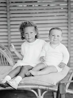 Siblings Prints: Children of Mrs. Carl Muschenheim, portrait photograph, 1933 Aug. Creator: Arnold Genthe