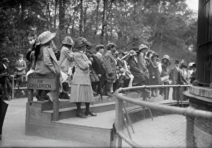 Children at N.Y. Zoo, between c1910 and c1915. Creator: Bain News Service