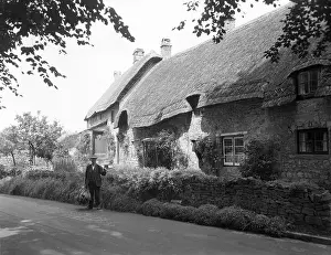 Thatched Roof Prints: Chipping Campden, Worcestershire, c1955. Creator: Arthur Charles Kirby Ware
