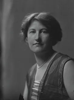 Christie, Winifred, Miss, portrait photograph, not before 1916. Creator: Arnold Genthe