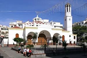 2000s Collection: Church in the town square, Los Cristianos, Tenerife, Canary Islands, 2007
