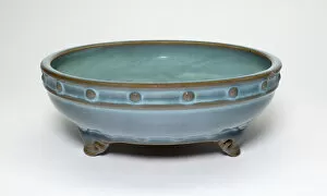 Stoneware Gallery: Circular Flowerpot Stand with Three Cloud-Shaped Feet, Jin dynasty (1115-1234)