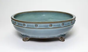 Glazed Gallery: Circular Flowerpot Stand with Three Cloud-Shaped Feet, Jin dynasty (1115-1234)