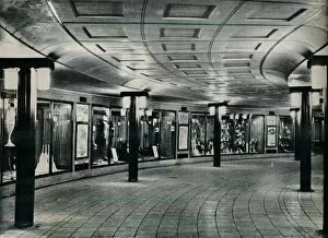 Charles Henry Gallery: Circulating area of Piccadilly Circus Station, 1929