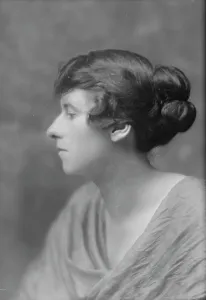 Cisco, John Jay, Mrs. portrait photograph, 1915 June 22. Creator: Arnold Genthe