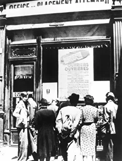 Citizens of Paris outside a German labour recruitment office, 1940-1944