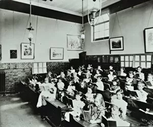 Wandsworth Collection: Class reading from books, Southfields Infants School, Wandsworth, London, 1907
