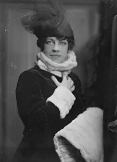 Mezzo Soprano Prints: Claussen, Julia, Miss, portrait photograph, 1916 Mar. 2. Creator: Arnold Genthe