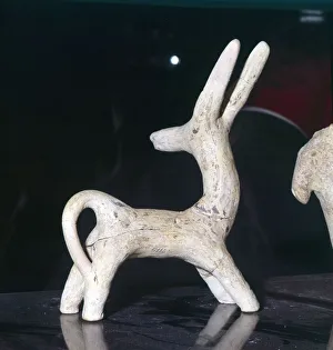 Minoan Gallery: Clay Chamois Figurine from Vaulted Tomb, Porti Messaras, Crete, c2500BC