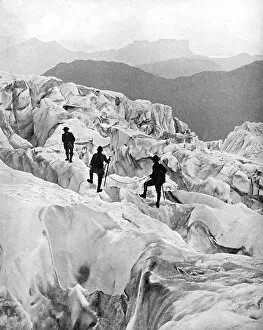 Mountaineer Gallery: Climbing through the Bossons icefall on the way up Mont Blanc, Switzerland, early 20th century