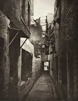 Alley Prints: Close No. 101 High Street (#8), Printed 1900. Creator: Thomas Annan